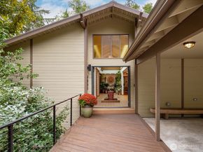 4851 88th Place SE, Mercer Island WA 98040