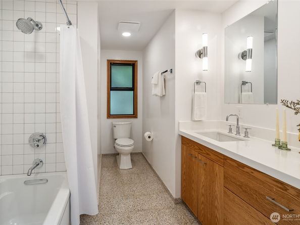 4851 88th Place SE, Mercer Island WA 98040