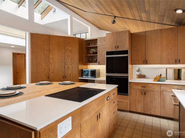 4851 88th Place SE, Mercer Island WA 98040