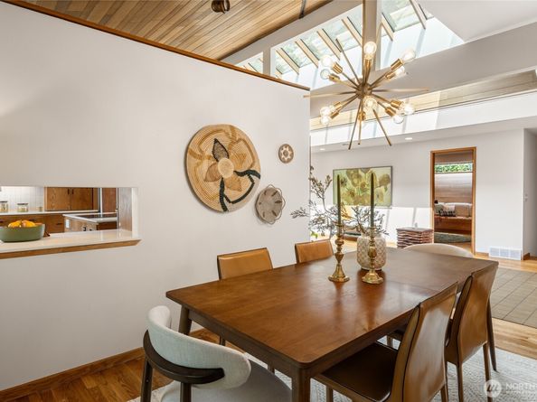 4851 88th Place SE, Mercer Island WA 98040