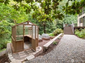 4851 88th Place SE, Mercer Island WA 98040