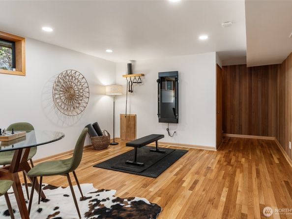 4851 88th Place SE, Mercer Island WA 98040