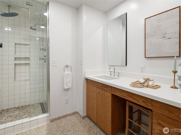 4851 88th Place SE, Mercer Island WA 98040