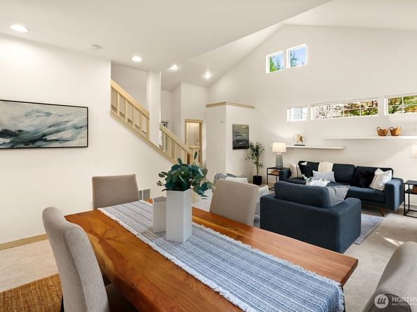 15939 NE 95th Way 12, Redmond WA 98052
