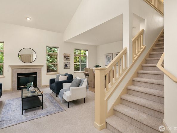 15939 NE 95th Way 12, Redmond WA 98052