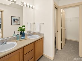 15939 NE 95th Way 12, Redmond WA 98052