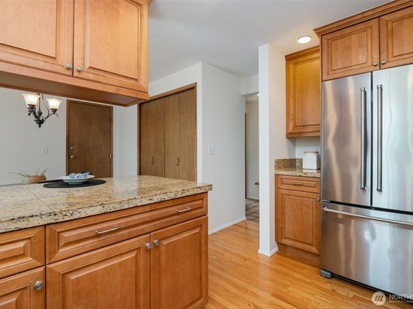 6555 159th Avenue NE, Redmond WA 98052