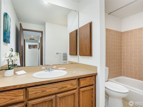 6555 159th Avenue NE, Redmond WA 98052