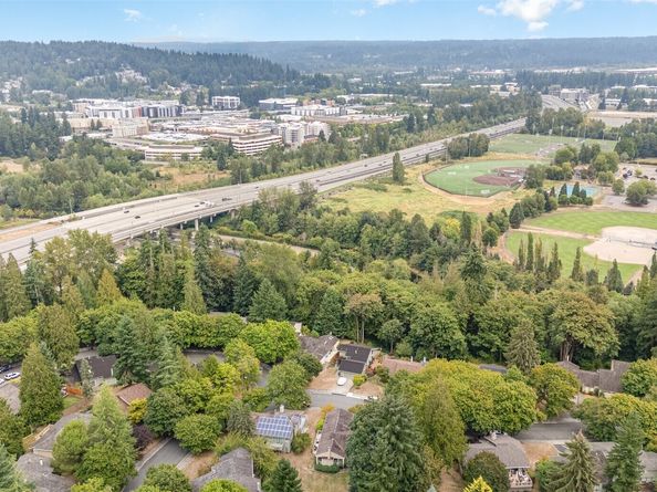 6555 159th Avenue NE, Redmond WA 98052
