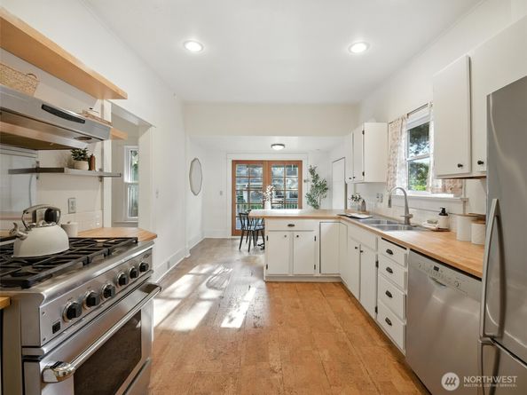 2555 Queen Anne Avenue N, Seattle WA 98109