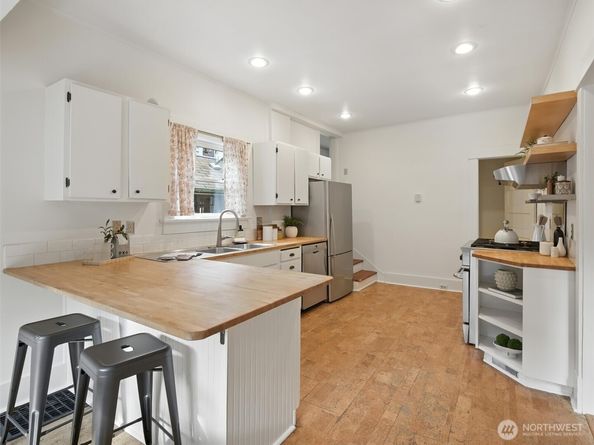 2555 Queen Anne Avenue N, Seattle WA 98109
