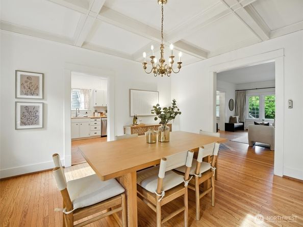 2555 Queen Anne Avenue N, Seattle WA 98109