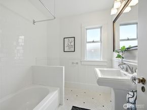 2555 Queen Anne Avenue N, Seattle WA 98109