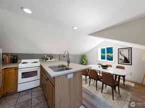 12653 Avondale Road NE, Redmond WA 98052