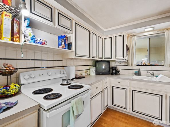 105 NE 180th Street, Shoreline WA 98155