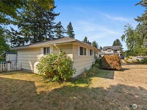 105 NE 180th Street, Shoreline WA 98155