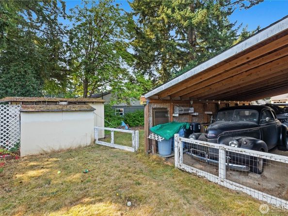 105 NE 180th Street, Shoreline WA 98155