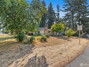 105 NE 180th Street, Shoreline WA 98155