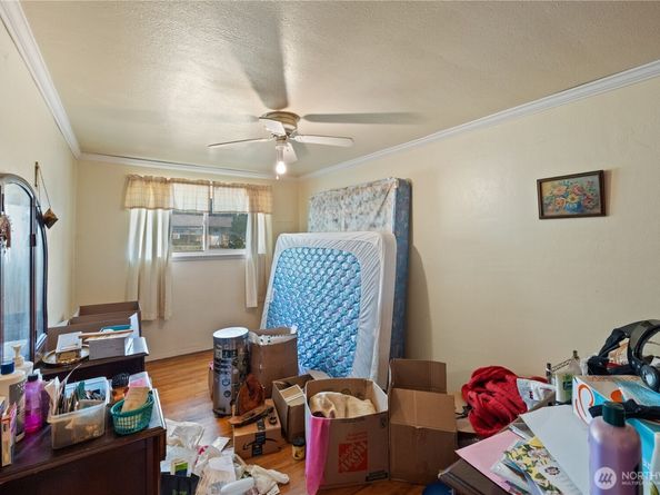 105 NE 180th Street, Shoreline WA 98155