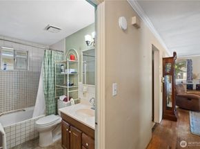 105 NE 180th Street, Shoreline WA 98155
