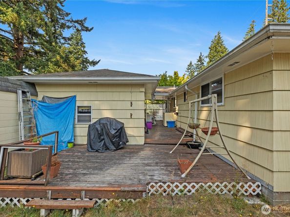 105 NE 180th Street, Shoreline WA 98155