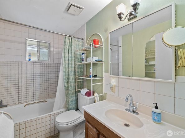 105 NE 180th Street, Shoreline WA 98155