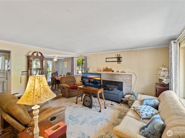 105 NE 180th Street, Shoreline WA 98155