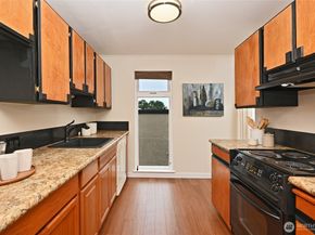 2510 W Bertona Street 213, Seattle WA 98199
