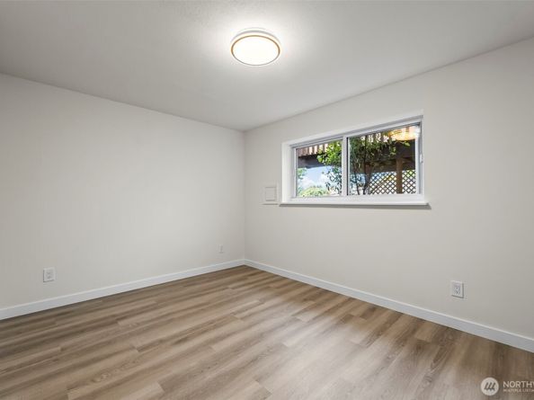 1014 S 234th Place, Des Moines WA 98198