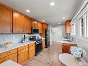 1014 S 234th Place, Des Moines WA 98198