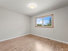 1014 S 234th Place, Des Moines WA 98198