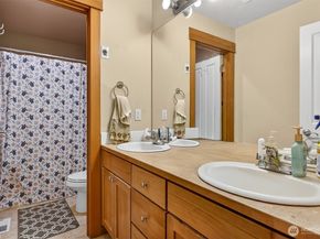 122 185th Place SW, Bothell WA 98012