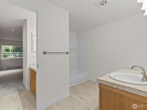 10014 NE 127th Place A103, Kirkland WA 98034