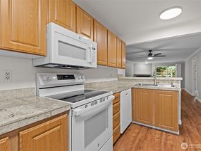 10014 NE 127th Place A103, Kirkland WA 98034