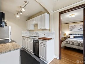 1120 17th Avenue 104, Seattle WA 98122