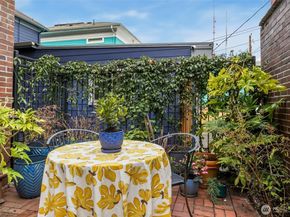 1120 17th Avenue 104, Seattle WA 98122