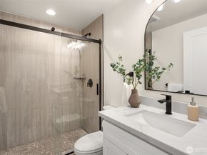 8708 NE 140th Street A, Kirkland WA 98034