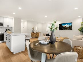 8708 NE 140th Street A, Kirkland WA 98034