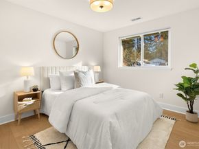 8708 NE 140th Street A, Kirkland WA 98034