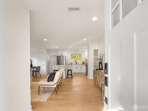 8708 NE 140th Street A, Kirkland WA 98034