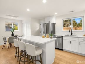 8708 NE 140th Street A, Kirkland WA 98034