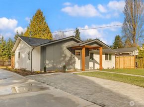 8708 NE 140th Street A, Kirkland WA 98034