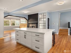 15411 SE 8th Street, Bellevue WA 98007