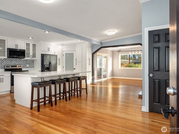 15411 SE 8th Street, Bellevue WA 98007