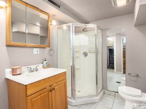 15411 SE 8th Street, Bellevue WA 98007