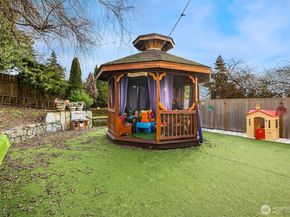 15411 SE 8th Street, Bellevue WA 98007