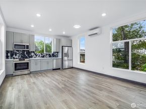 8612 42nd Avenue S C, Seattle WA 98118