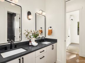 15014 SE 22nd Street, Bellevue WA 98007