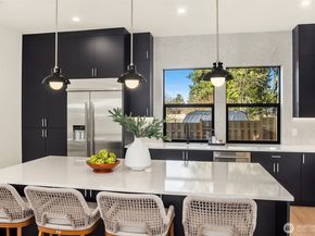 15014 SE 22nd Street, Bellevue WA 98007