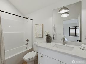 2806 W Dravus Street, Seattle WA 98199